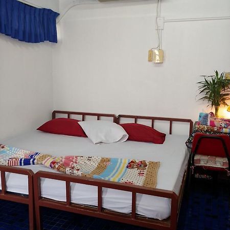 Prasuri Guest House Bangkok Exterior foto