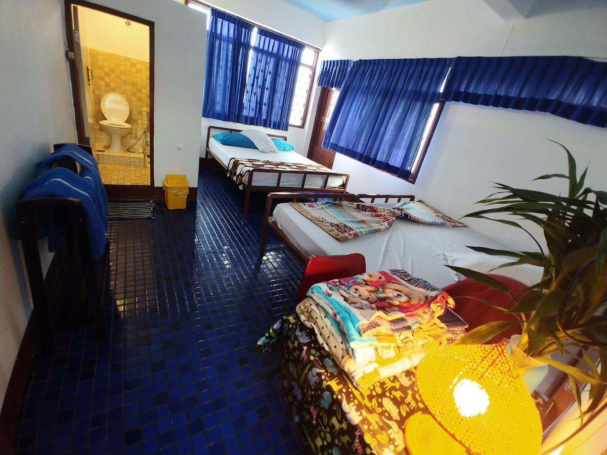 Prasuri Guest House Bangkok Exterior foto